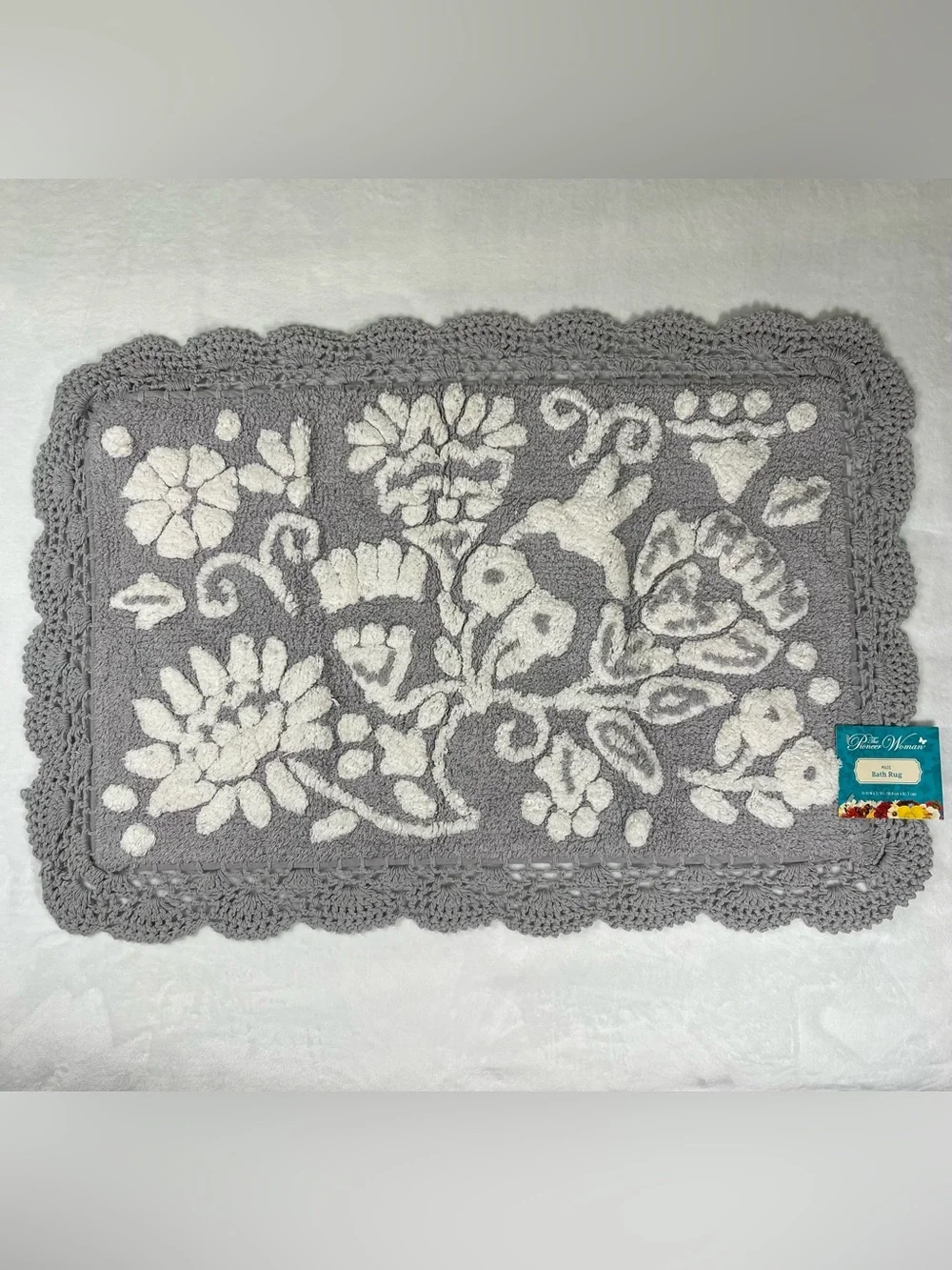 The Pioneer Woman Mazie Floral Crochet Bath Rug 20x32 Gray Silver NWT